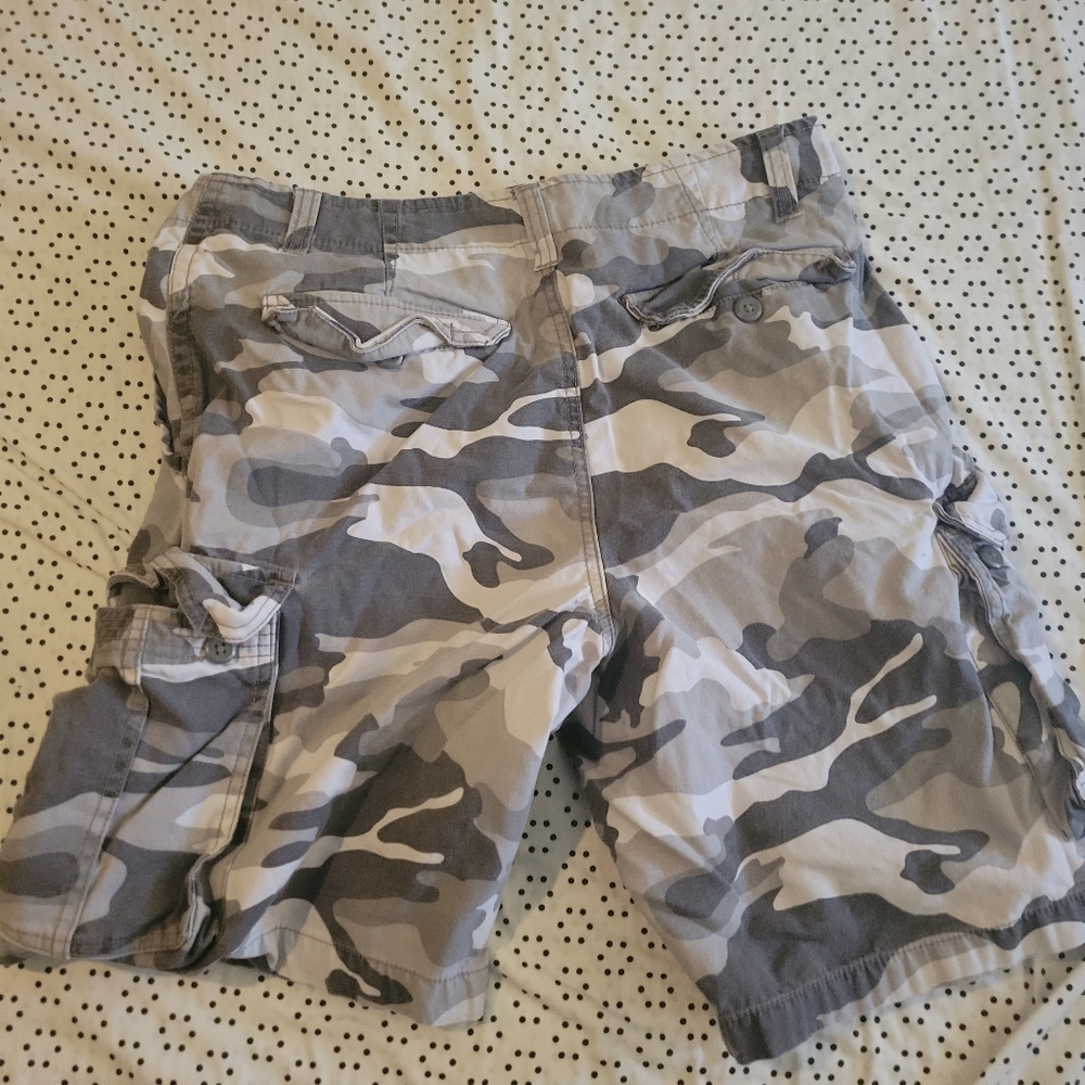 Camo shorts - Picture 2 of 2